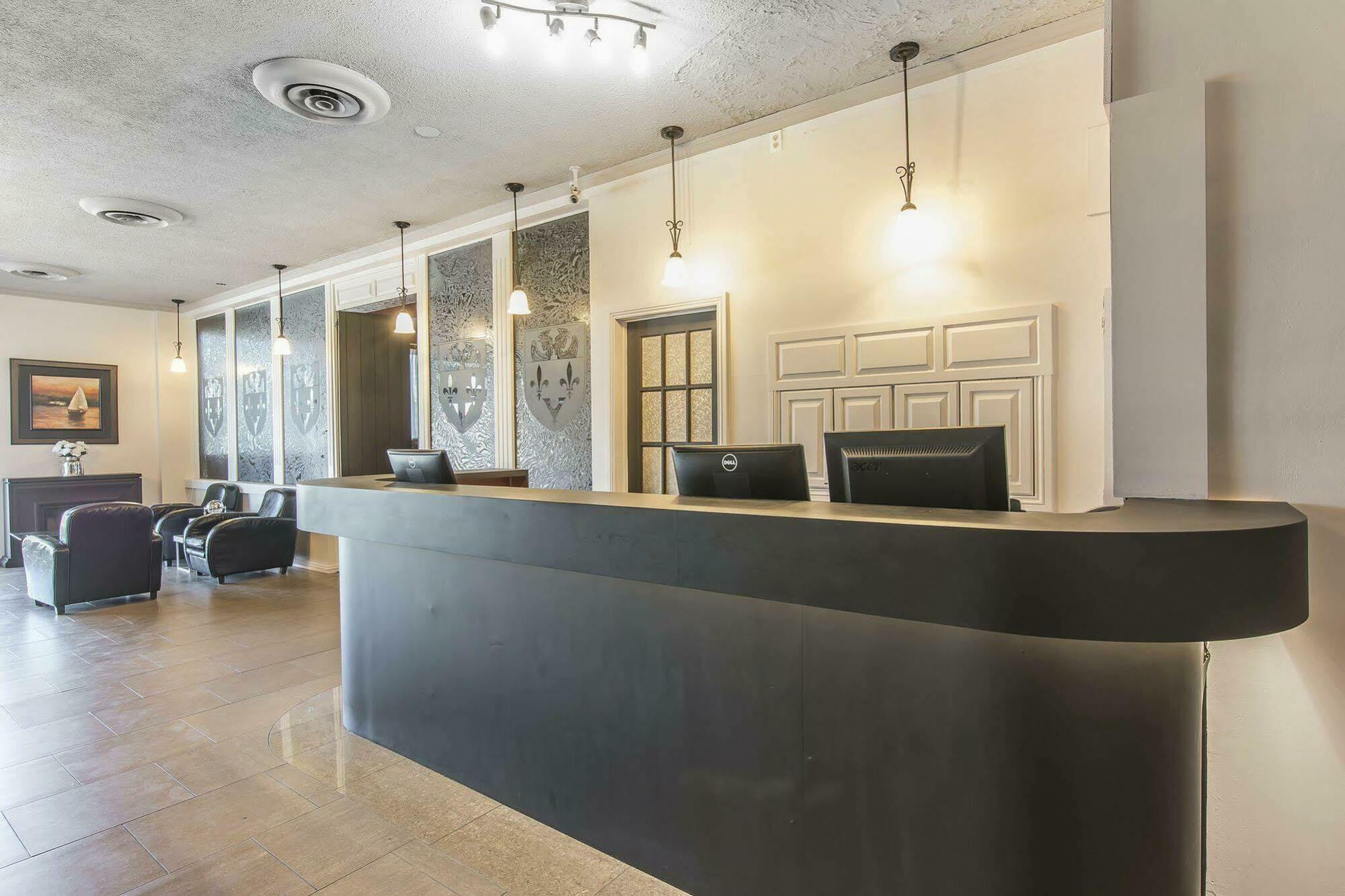 Hotel Le Principal Granby Exterior photo